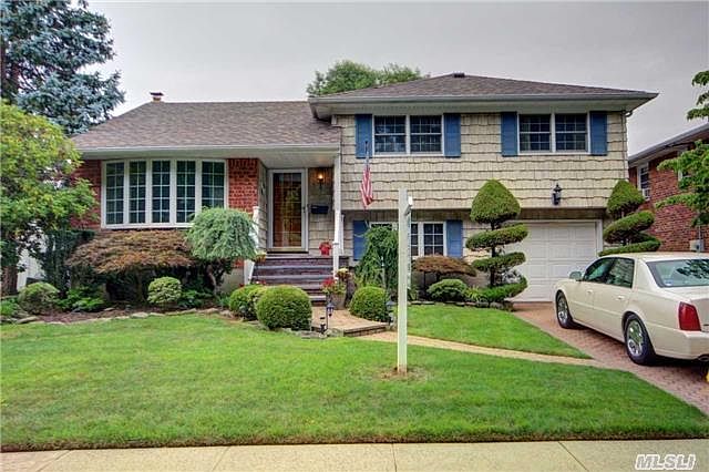 1st image of 1892 Park Dr
