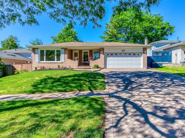 1272 Falgarwood Dr, Oakville, ON L6H 2L6