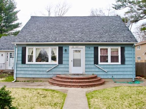 117 Blydenburg Ave #B