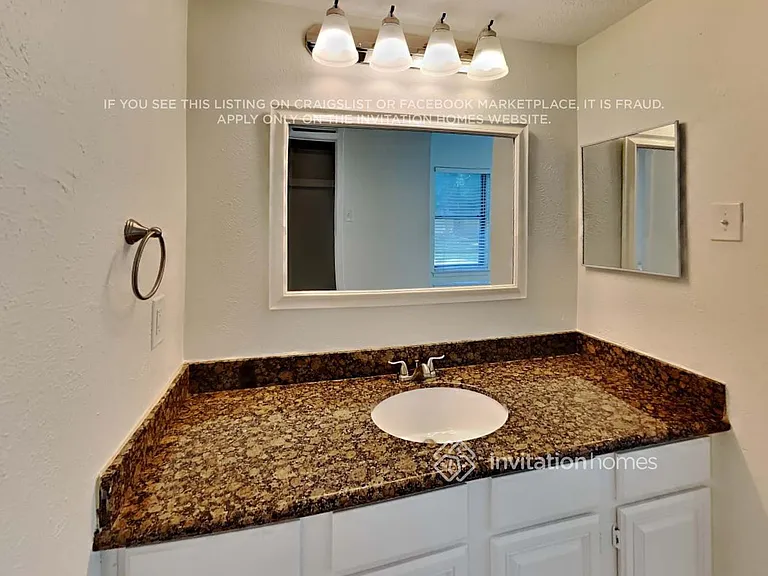 428 Gleneagles Dr — Photo 16