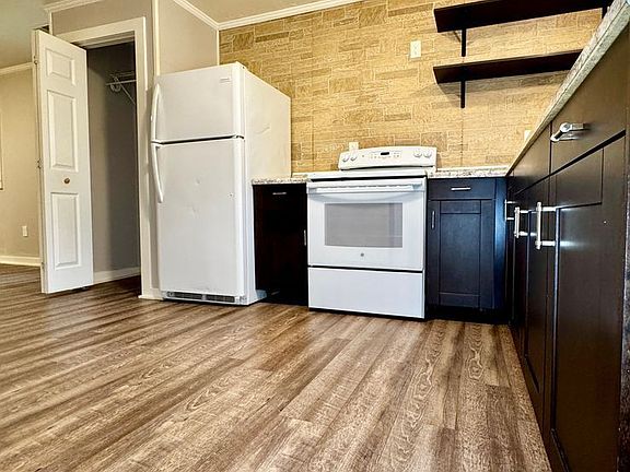 5th image of 2724 Griffin St