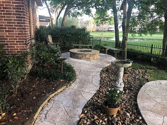 4th image of 1517 Whispering Oaks Dr