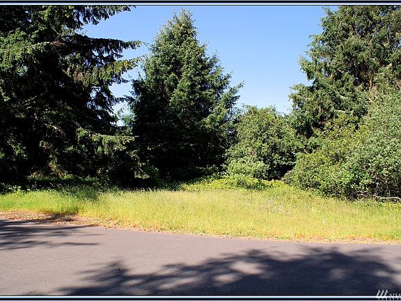 3rd image of 137 Hydrus Ct