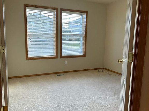 4th image of 1125 195th Pl SW