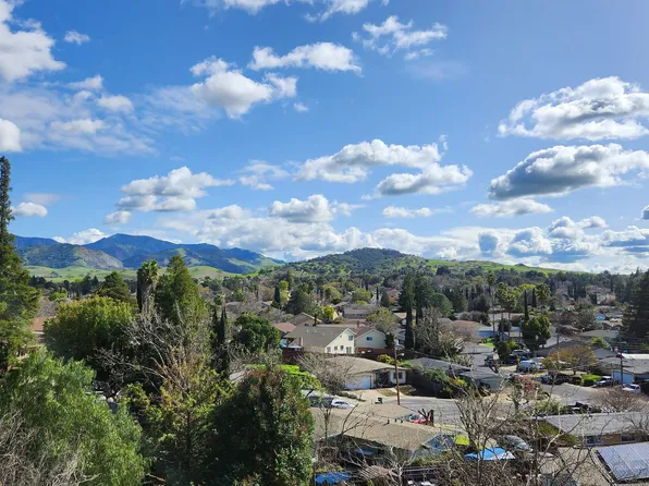 4440 Eagle Peak Rd APT D, Concord, CA 94521