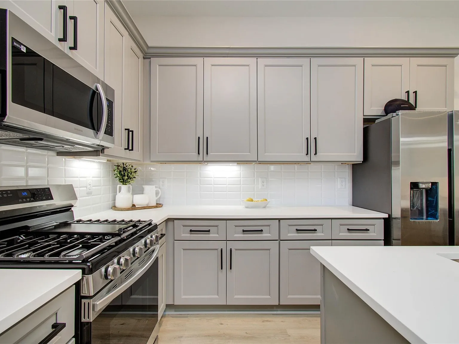 3 bed, 2.5 bath, 1753 sqft, $2,350 — Photo 3