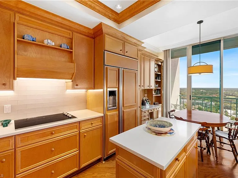 7515 Pelican Bay Blvd #Penthouse D — Photo 7