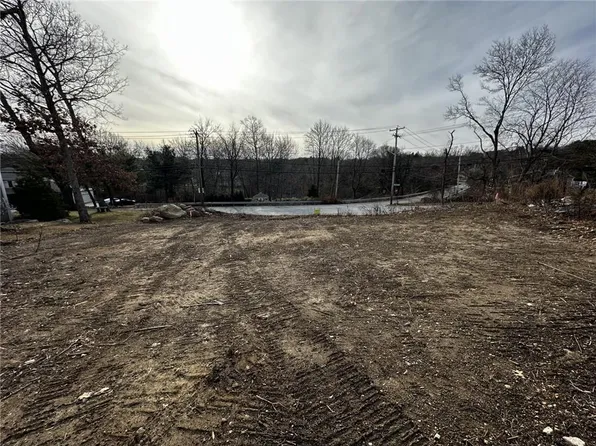 1213 Phenix Ave, Cranston, RI 02921