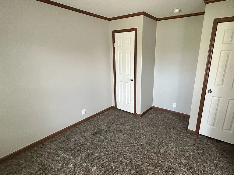 Reynolds Senior Village — Photo 16