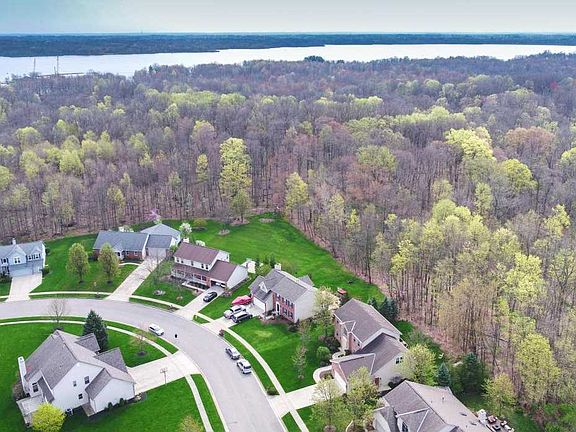 3rd image of 3787 Hidden Cove Cir