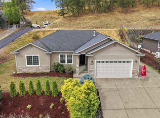 2614 Loma Vista Dr, Roseburg, OR 97471