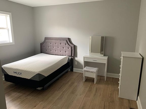 4th image of 850 Bleecker St #1R