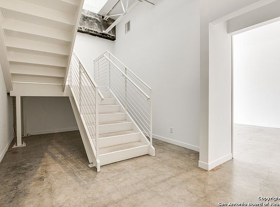 3rd image of 1115 S Alamo #3205