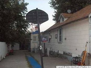 2nd image of 653 Hunter Ave