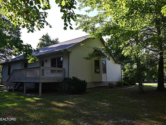 3rd image of 124 Windsor Rd