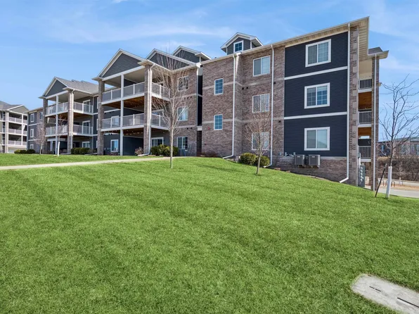 2867 Spring Rose Cir APT 109, Coralville, IA 52241
