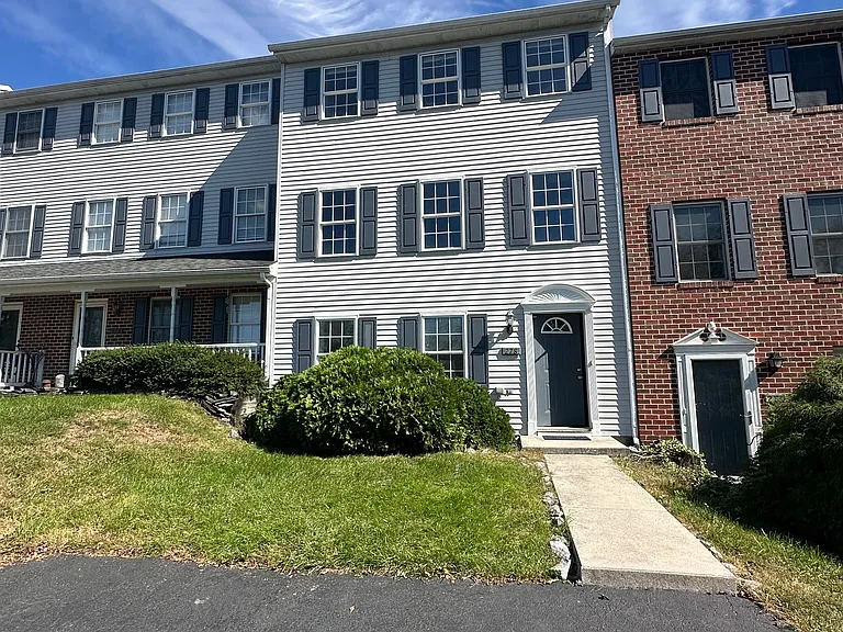 278 Pt Cir #MAIN — Photo 3