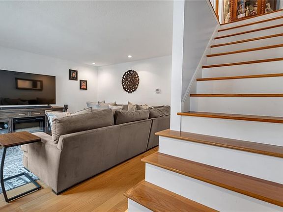 5th image of 154 Bear Hill Rd APT 1602