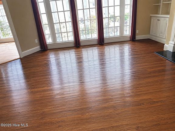 5th image of 229 Post Oak Lane