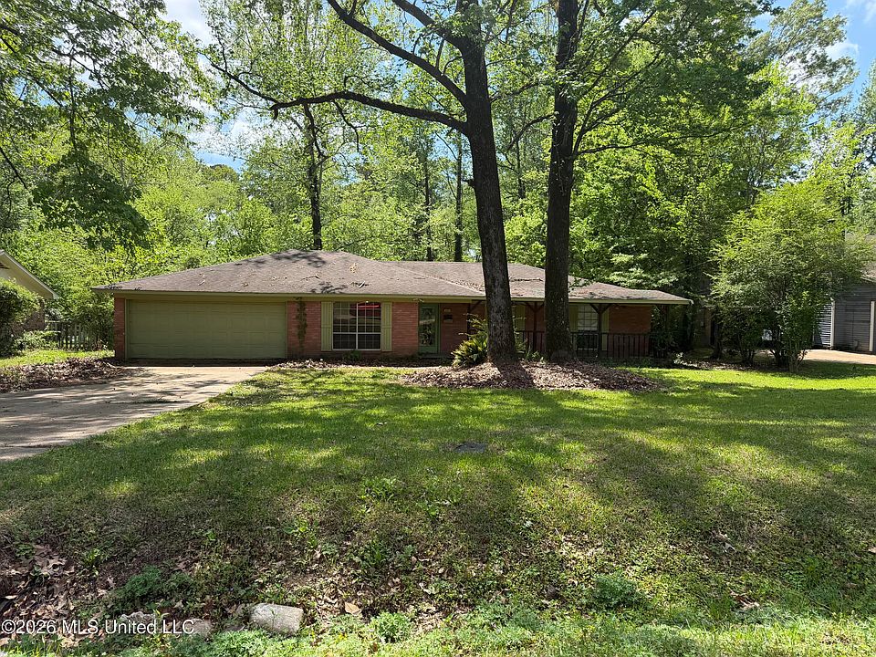 1st image of 865 Fairfax Cir