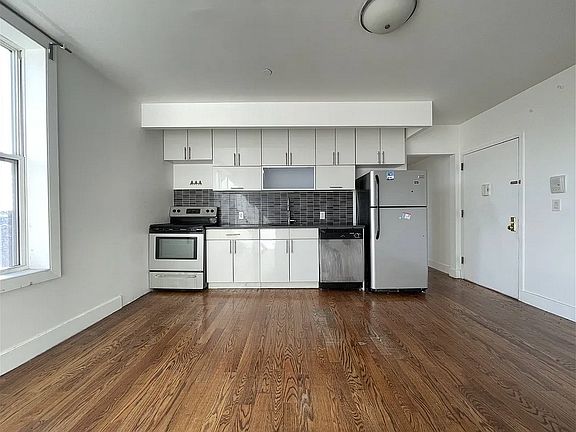 3rd image of 490 Ocean Pkwy #78