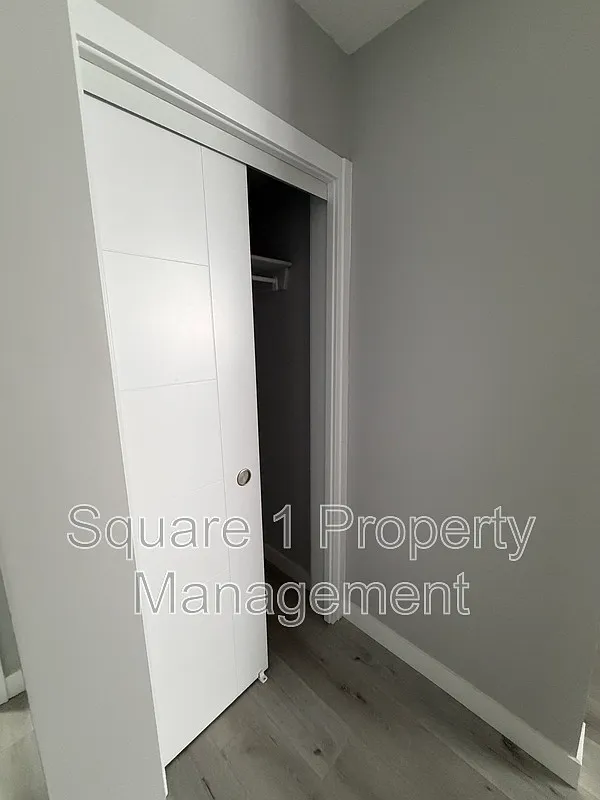 1 bed, 1.0 bath, $1,300 — Photo 4