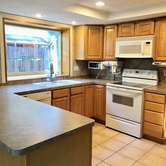 1814 Brushy Creek Dr — Photo 4