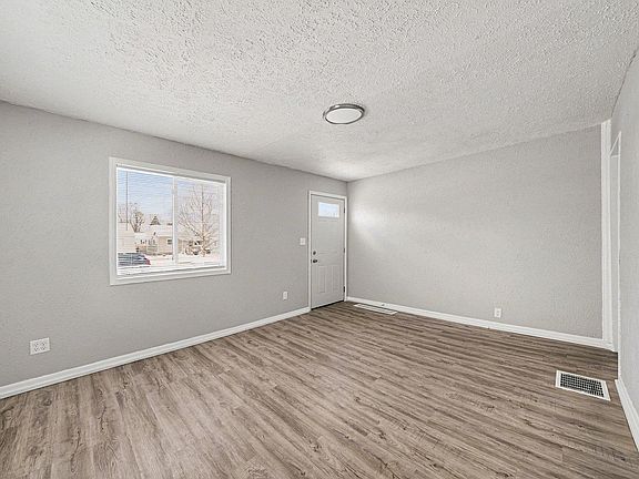 3rd image of 746 S Albert Ave