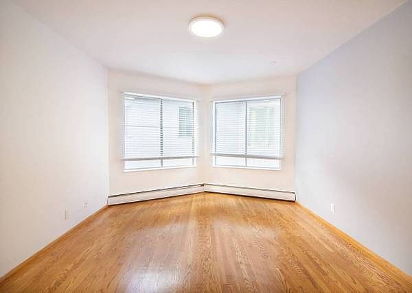 1st image of 755 Green St APT 3C