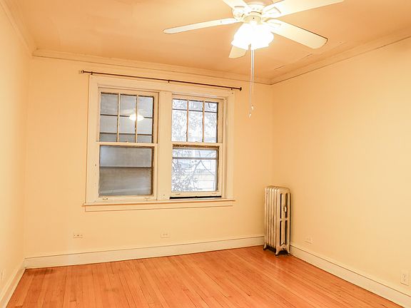 3rd image of 4911 N Glenwood Ave #1B