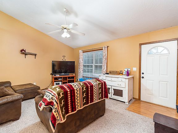 5th image of 410 E Bumgarner Blvd