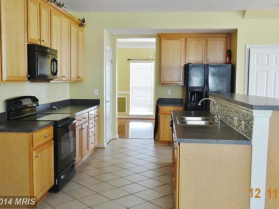 3rd image of 1211 Patrick St
