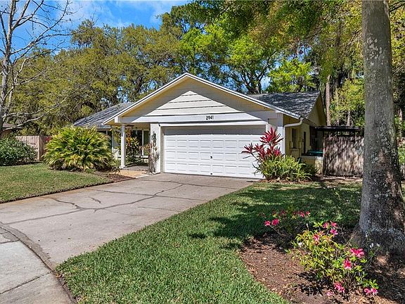 3rd image of 2941 Wycombe Way