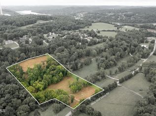 W Wolf Valley Rd, Clinton, TN 37716