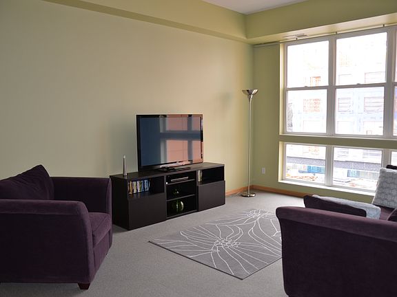 5th image of 2650 University Ave W APT 322