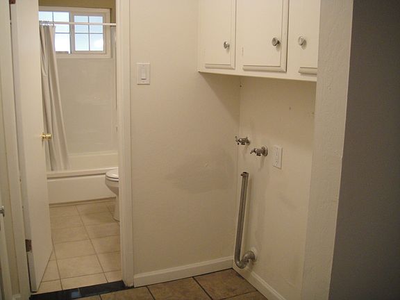 3rd image of 1120 Carmelita Ave
