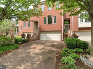 8018 Kamehameha Pl, Gainesville, VA 20155