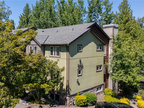 15152 NE 82nd Street #104, Redmond, WA 98052
