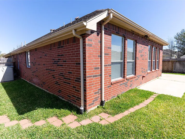 16123 Hitching Post Ct — Photo 25