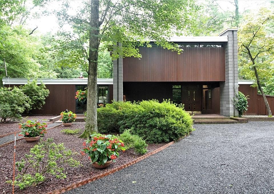 1st image of 6 Cooper Morris Dr