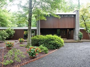 6 Cooper Morris Dr, Pomona, NY 10970