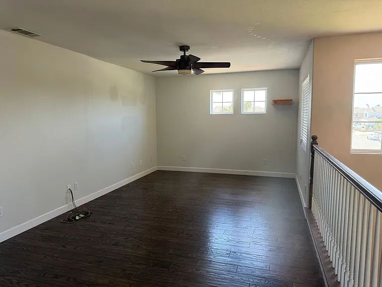 841 Rosebud Dr — Photo 9