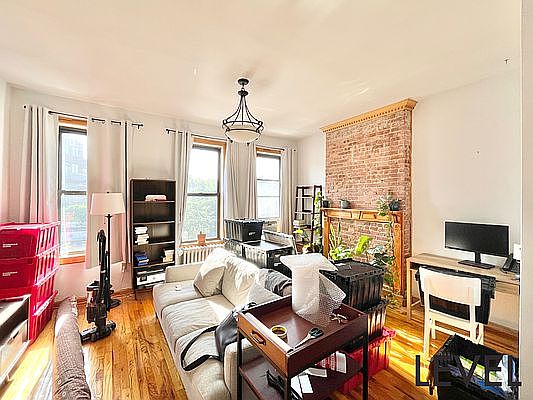 1st image of 704 Washington Ave APT 3