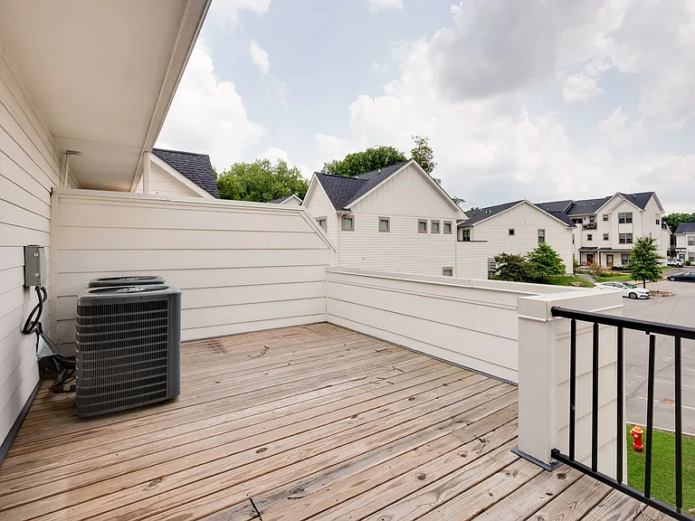 231 Thompson Park Dr — Photo 26