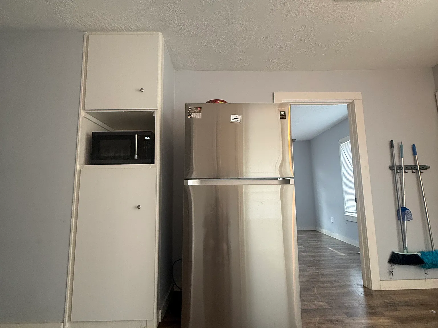 3 bed, 1118 sqft, $1,300 — Photo 3