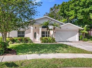 6450 49th Ave N, Kenneth City, FL 33709