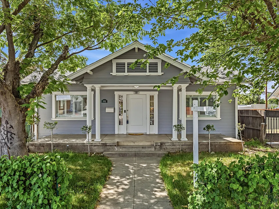 332 Chester Pl