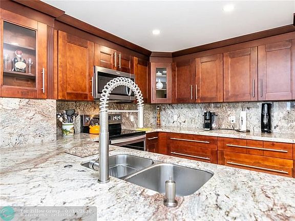 4th image of 1150 Hillsboro Mile APT 512