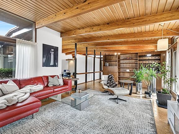 4th image of 8925 North Maitland ROAD