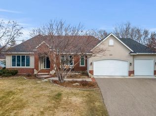 1890 Edgewater Pl, Victoria, MN 55386